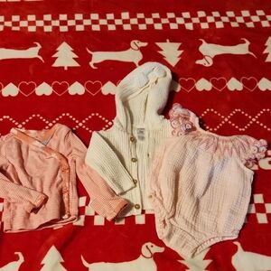 Adorable Baby Clothing Set in Pink and White